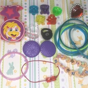 ❤️ (3/$15) ALL PLASTIC girls dress up jewelry bundle